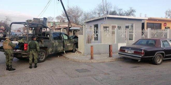 Militar estrella patrulla contra vivienda