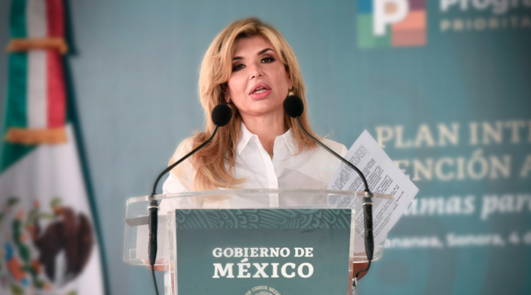 AMLO dio cargos diplomáticos a Laura Esquivel, Pedro Salmerón y Claudia Pavlovich