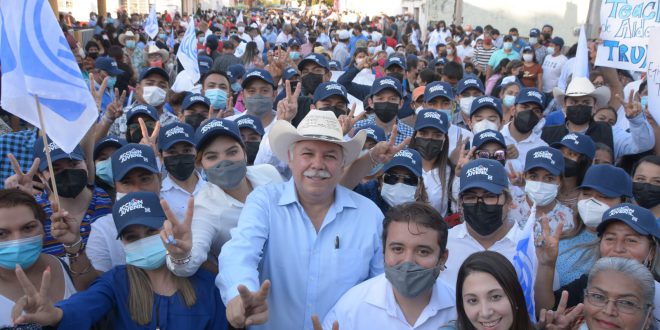 Suma el Truko a miles de priistas, panistas y perredistas en su recorrido por el Estado