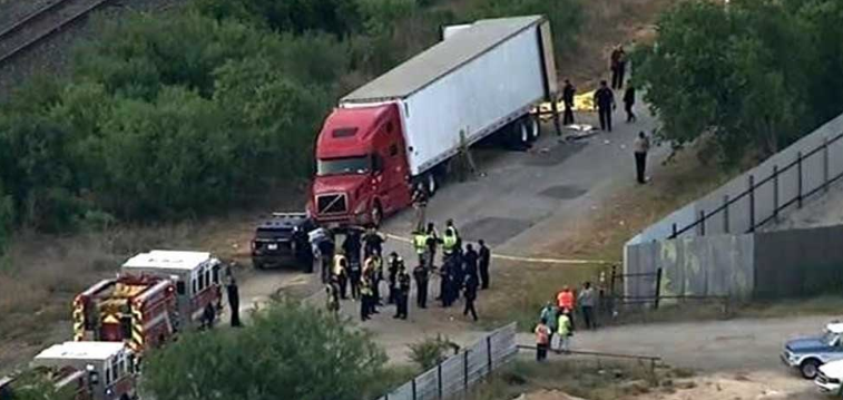 Encuentran a más de 40 migrantes muertos en caja de tráiler en San Antonio, Texas