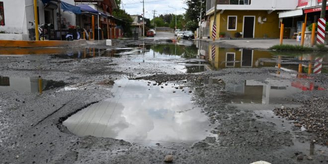Gobierno Municipal presume inversión millonaria en obra pública, pero vecinos de la Colonia Matamoros viven entre aguas negras y calles deterioradas