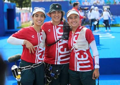 Ganan arqueras mexicanas bronce en Paris