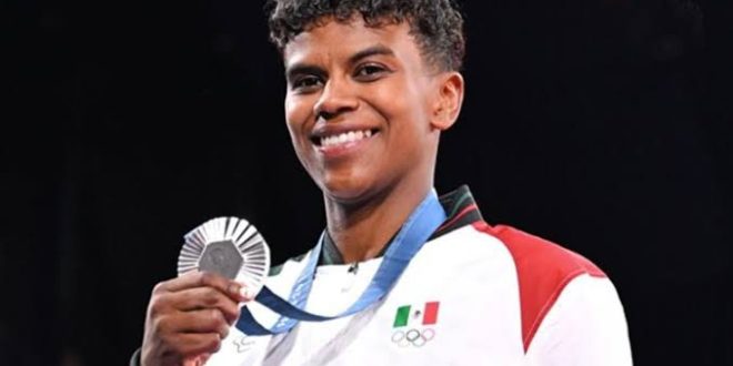 Logra Prisca Awiti plata para México