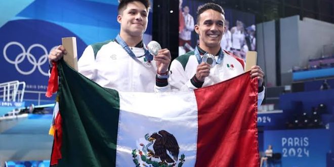 Ganan plata clavadistas mexicanos