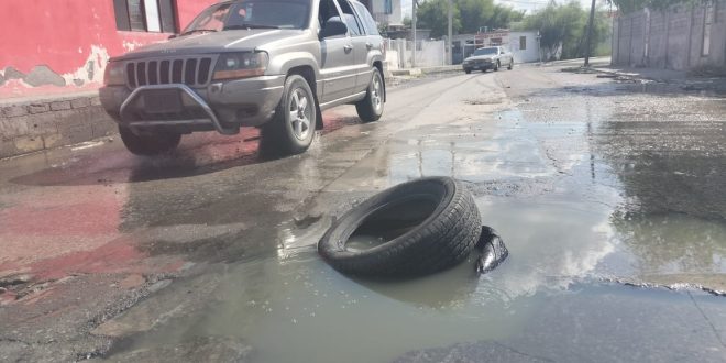 Sufren vecinos de Nueva Era pestilencia ante la ineptitud de Canturosas