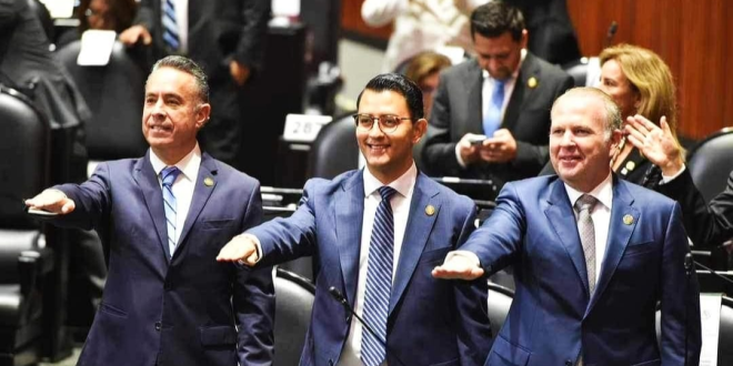 Toma protesta Guillermo Anaya Llamas como diputado federal