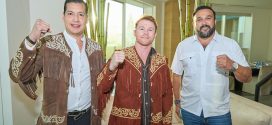 Presentan cinturón tamaulipeco en Las Vegas y “Canelo» Álvarez se enfunda la cuera