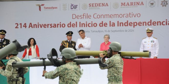 Presidió Américo Villarreal desfile por el 214 aniversario de la independencia