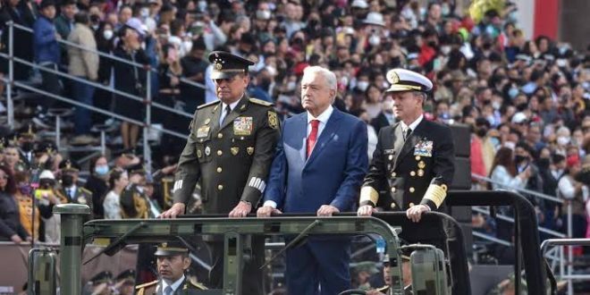 Despiden militar y navalmente a López Obrador