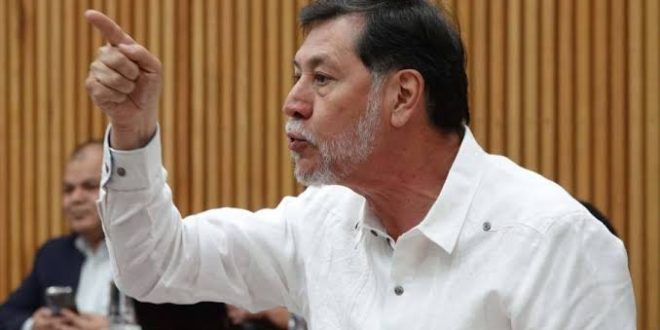 Se queja Fernández Noroña de toma de Senado