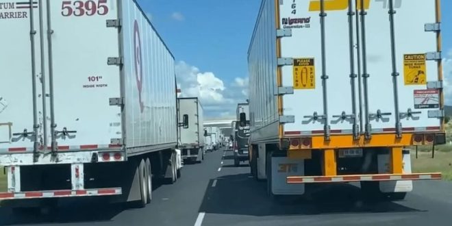 La ciudadanía exige soluciones a la crisis de la Carretera Nacional, mientras Carlos Canturosas es acusado de aprovechar el problema para fines políticos