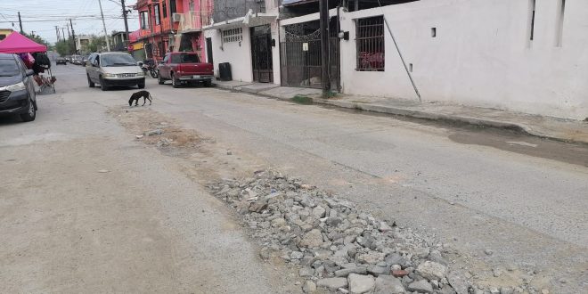 Hacen neolaredenses la chamba a las autoridades municipales