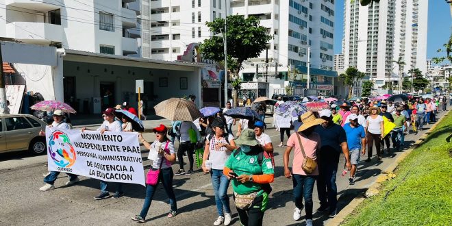 Mantienen bloqueos en Acapulco