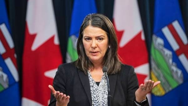 Se suma primer ministra de Alberta a rechazo contra México