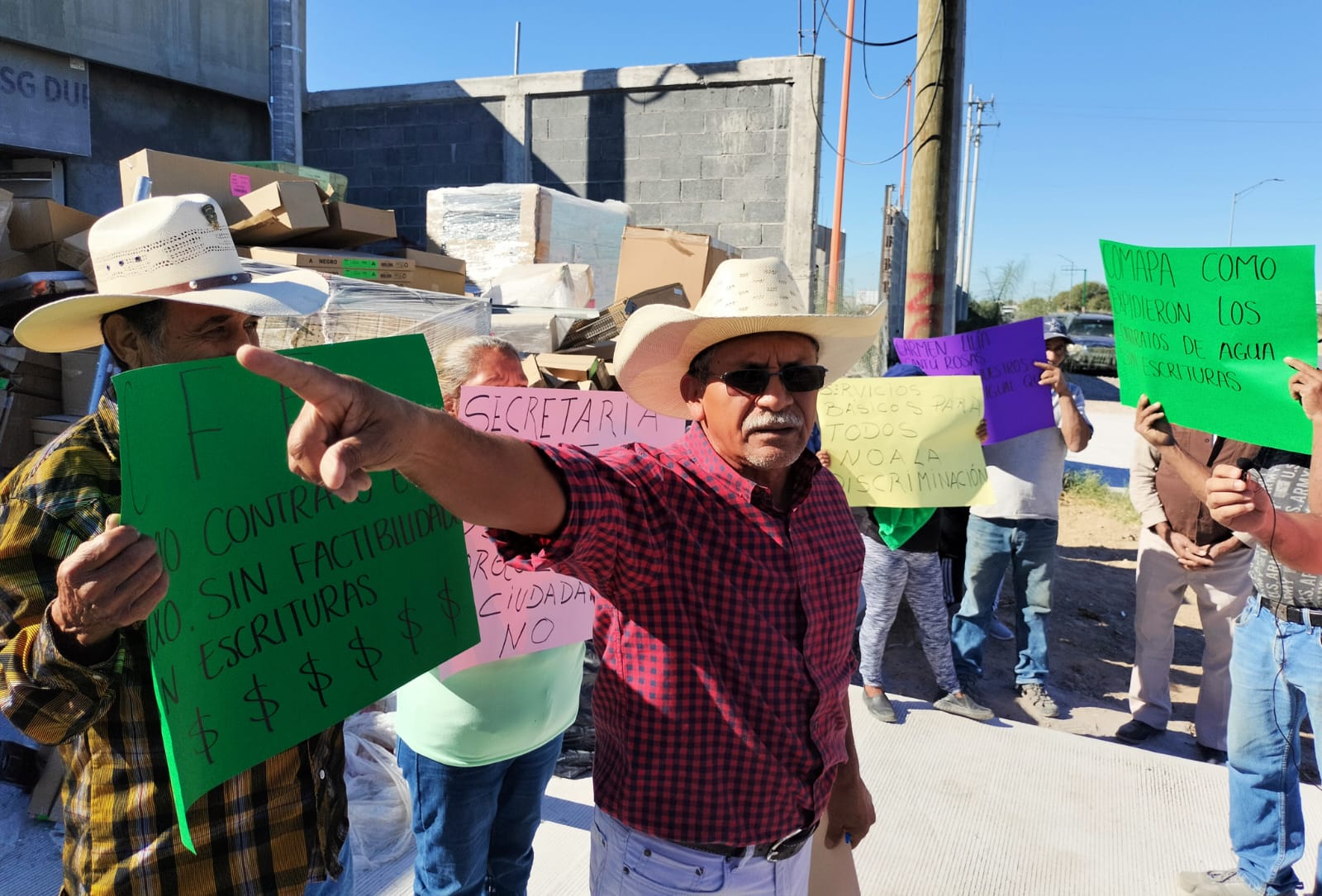 Protestan colonos contra gobierno de Carmen Lilia Canturosas