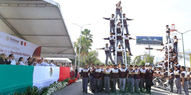 Encabeza Américo Villarreal desfile por el 114 Aniversario de la Revolución